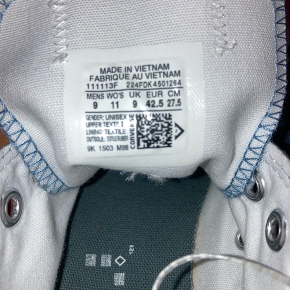 **SOLD** Converse All Star Low Top Shoes - Picture 3 of 3